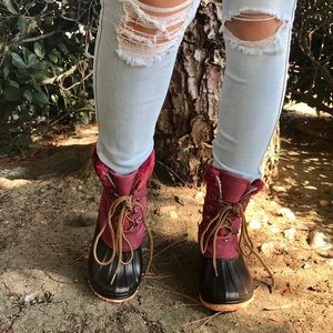 Wine lace up winter duck boots✨